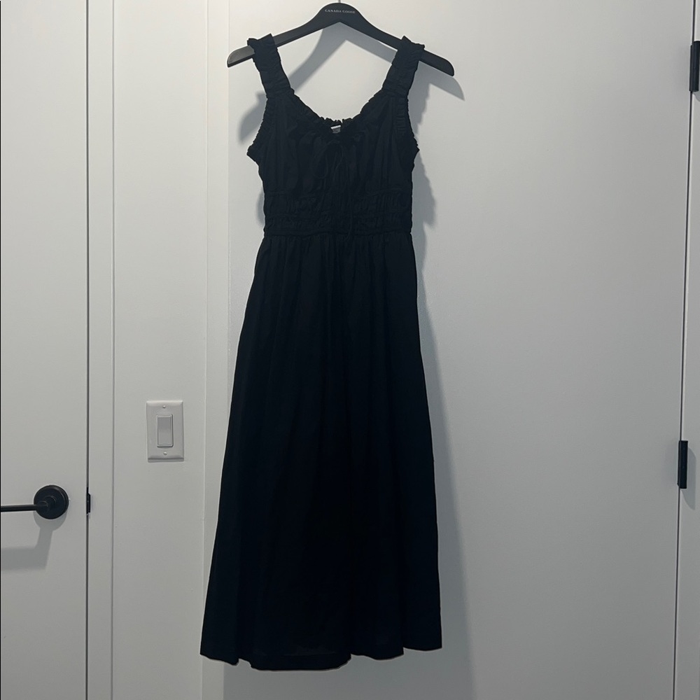 Elegant Black Sleeveless Dress